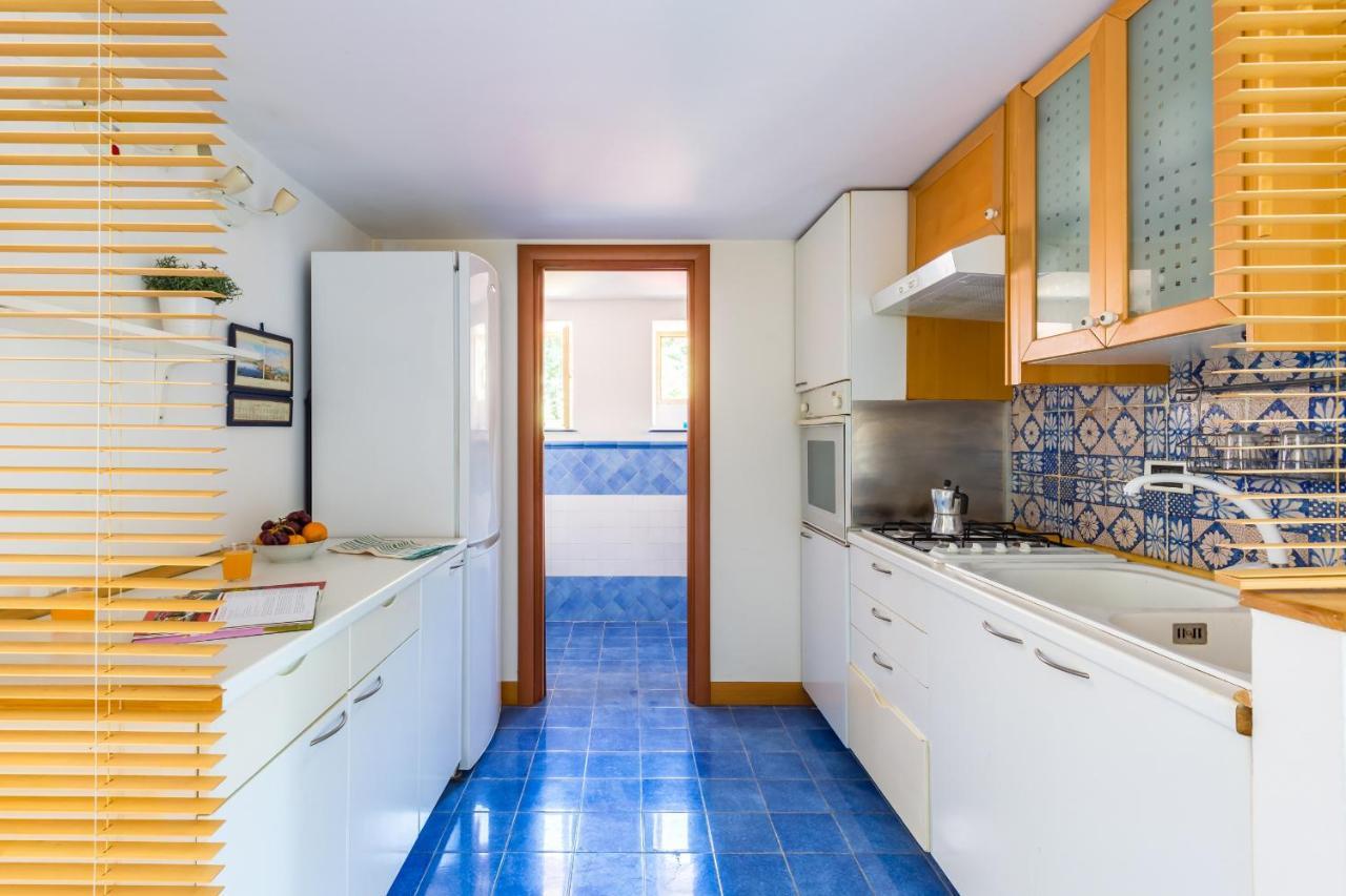 Calascione Apartments By Wonderful Italy Наполи Екстериор снимка
