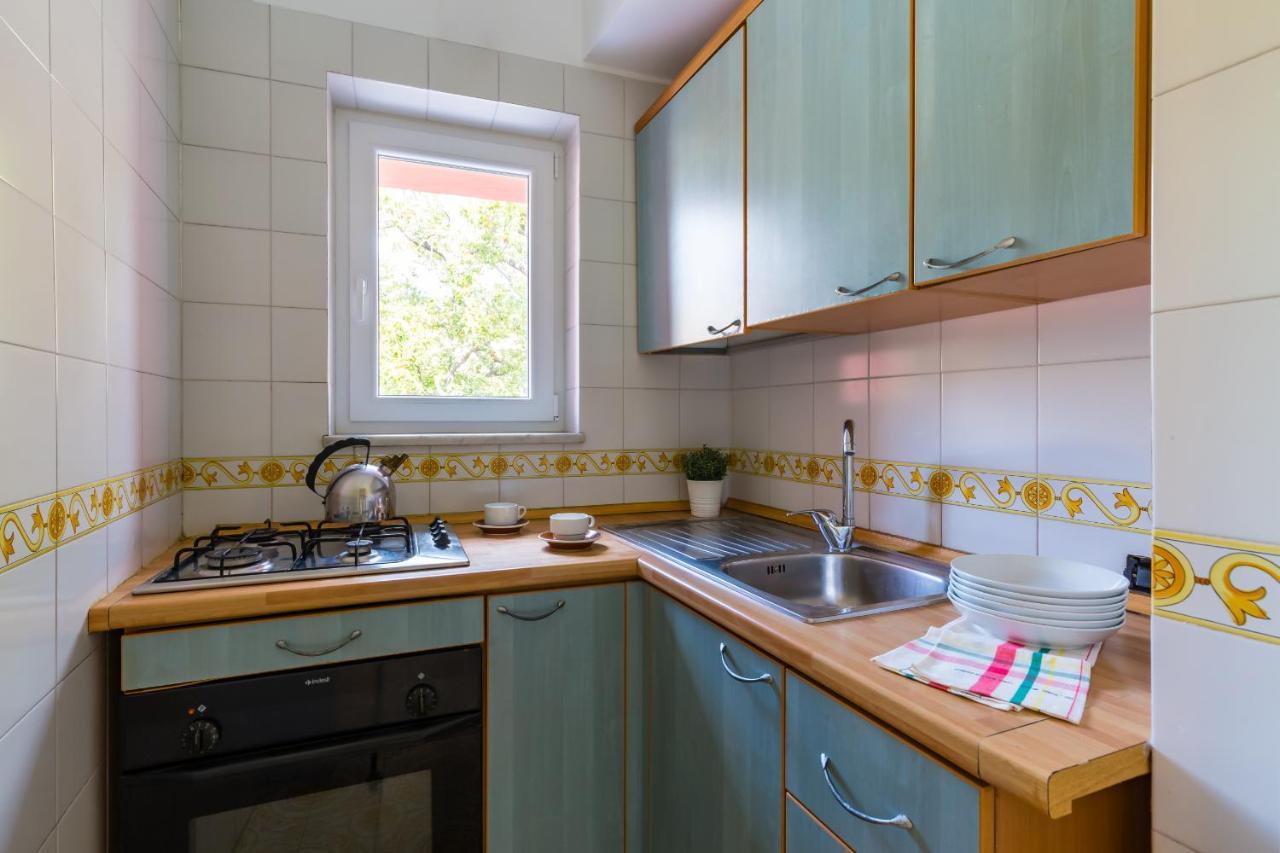 Calascione Apartments By Wonderful Italy Наполи Екстериор снимка